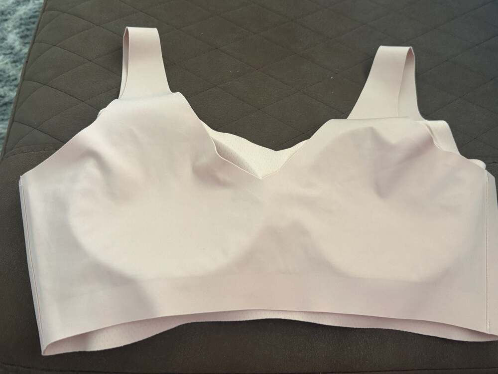 Lot of 3 Breezies Seamless Unlined Wirefree Comfort Bras Pastel Colors - Picture 11 of 15